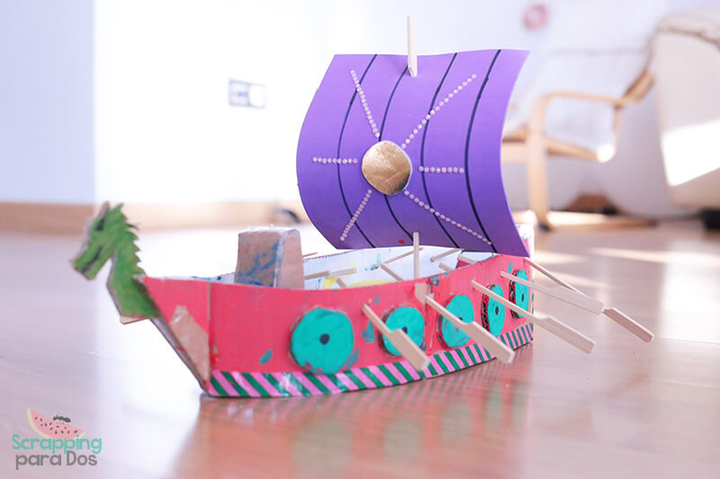 como hacer un barco de cartón vikingo